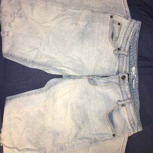 Ripped Light Wash Boyfriend Jeans